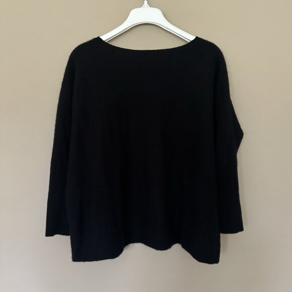 SOLD Garnet Hill 100% Cashmere Sweater Black Women M Oversized Boxy Boat Neck Lu - Picture 6 of 7